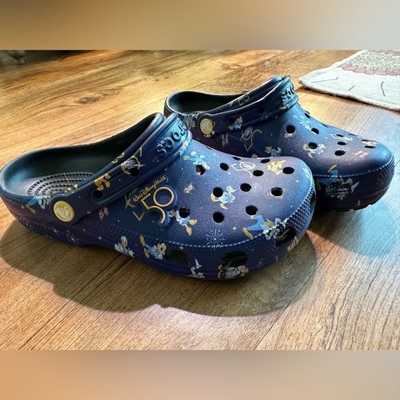 Disney Parks Magic Kingdoms 50th Anniversary Crocs. W/9 or M/7 EUC - Picture 2 of 8